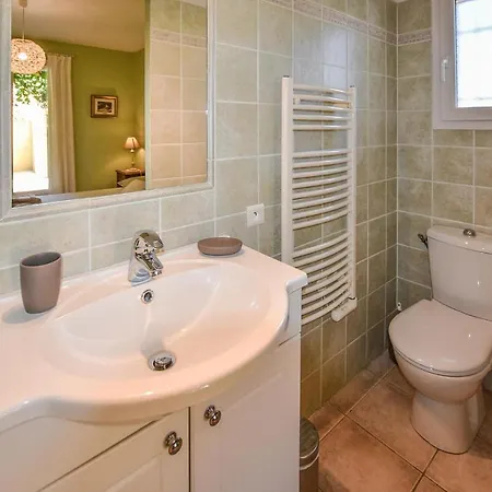 Amazing In Lisle-sur-la-sorgue With Kitchen L'Isle-sur-la-Sorgue