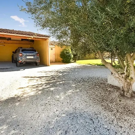 Holiday home Amazing In Lisle-sur-la-sorgue With Kitchen *